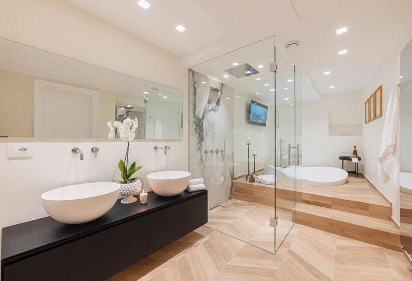 Апартаменты 1 Спальня с Балконом, Naxi Suites