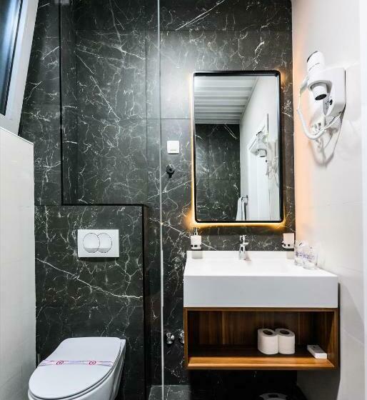 استودیوی استاندارد با چشم‌انداز دریا, G Star