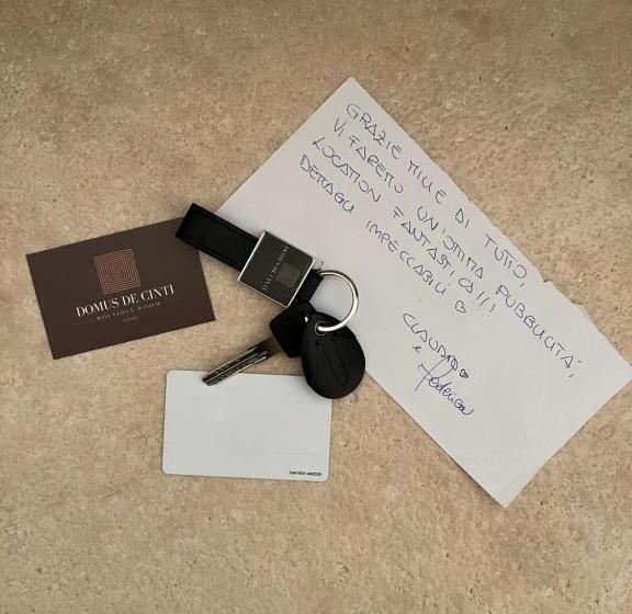 디럭스 룸 킹사이즈 침대, Domus De Cinti