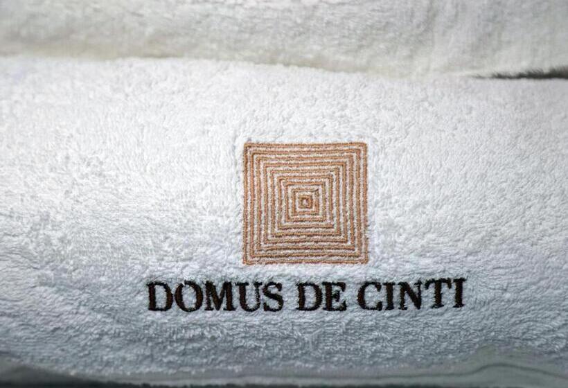 디럭스 룸 킹사이즈 침대, Domus De Cinti
