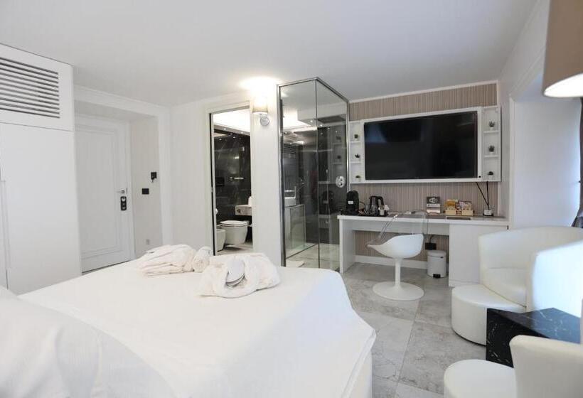 디럭스 룸 킹사이즈 침대, Domus De Cinti