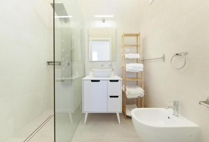 اتاق استاندارد با بالکن, Sea More