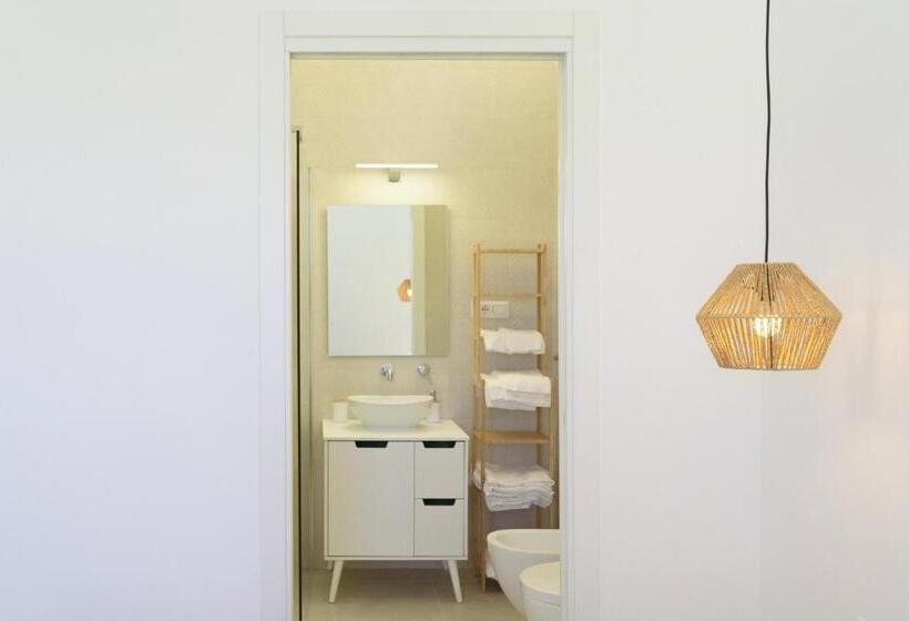 اتاق استاندارد با بالکن, Sea More