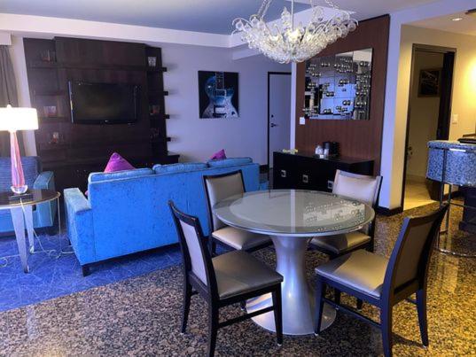 Королевский Люкс, Hard Rock Hotel & Casino Biloxi