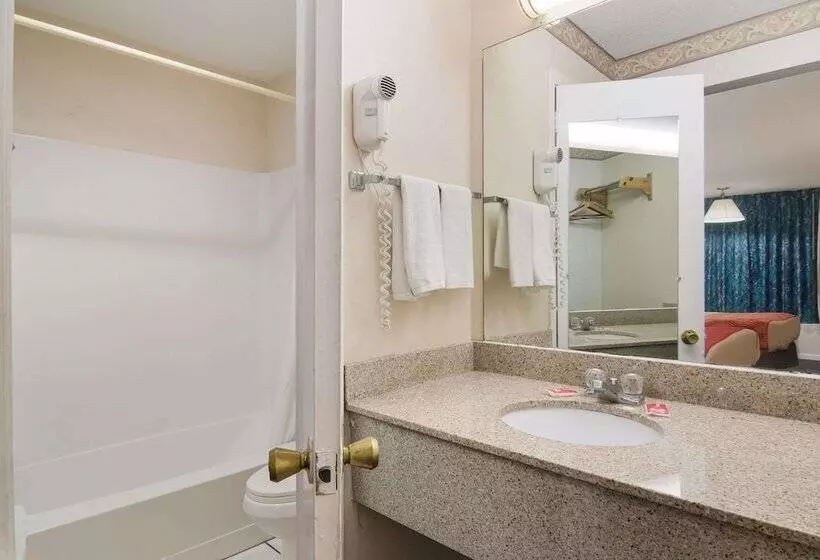 ２ダブルベッドのスタンダードルーム, Econo Lodge Calhoun North Damascus