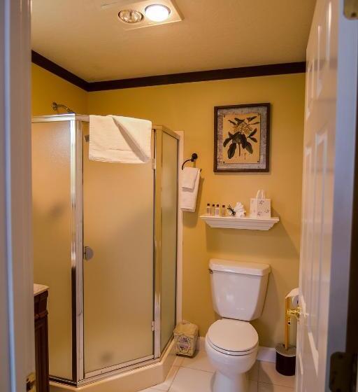 اتاق عادی, The Campbell House Inn