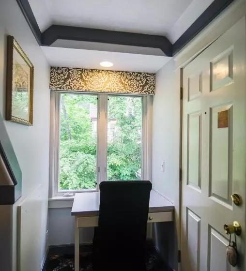 ガーデンビュースタンダードルーム, The Campbell House Inn