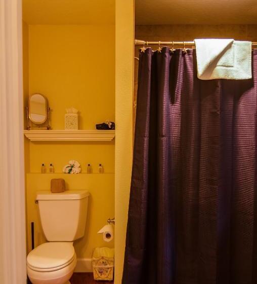 اتاق استاندارد با چشمانداز باغ, The Campbell House Inn