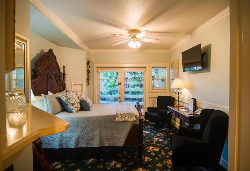 Номер Deluxe, The Campbell House Inn