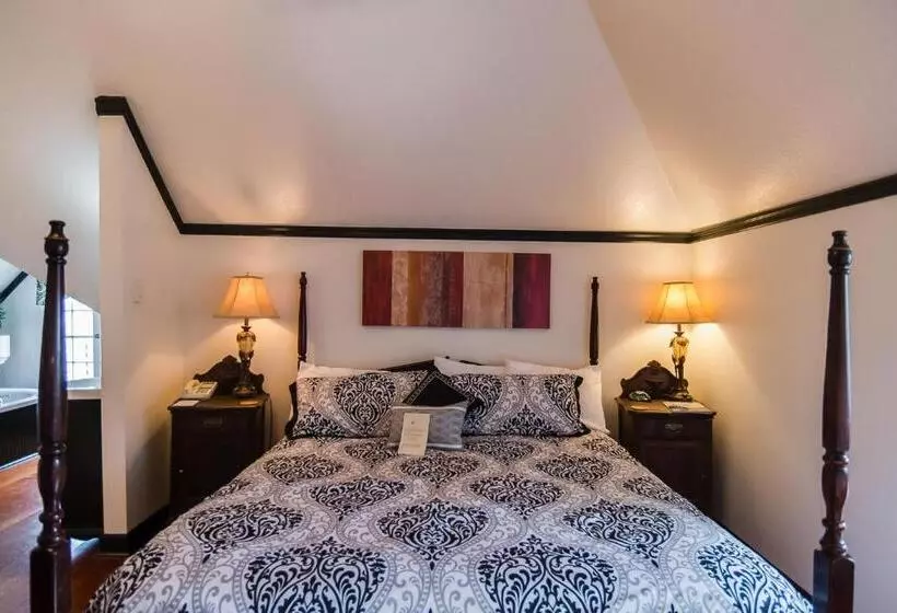 キングサイズベッドのデラックスルーム, The Campbell House Inn