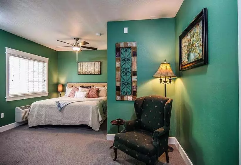 キングサイズベッドのスタンダードルーム, The Campbell House Inn
