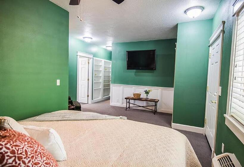 اتاق استاندارد با تخت بزرگ, The Campbell House Inn