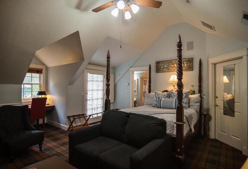 اتاق لوکس, The Campbell House Inn