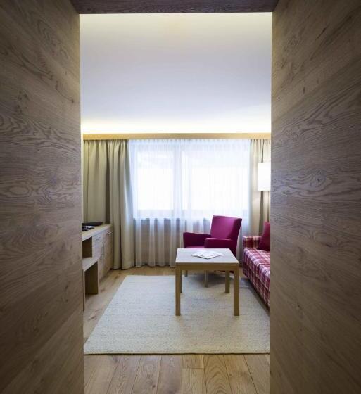 جناح جونيور, Garni Panorama