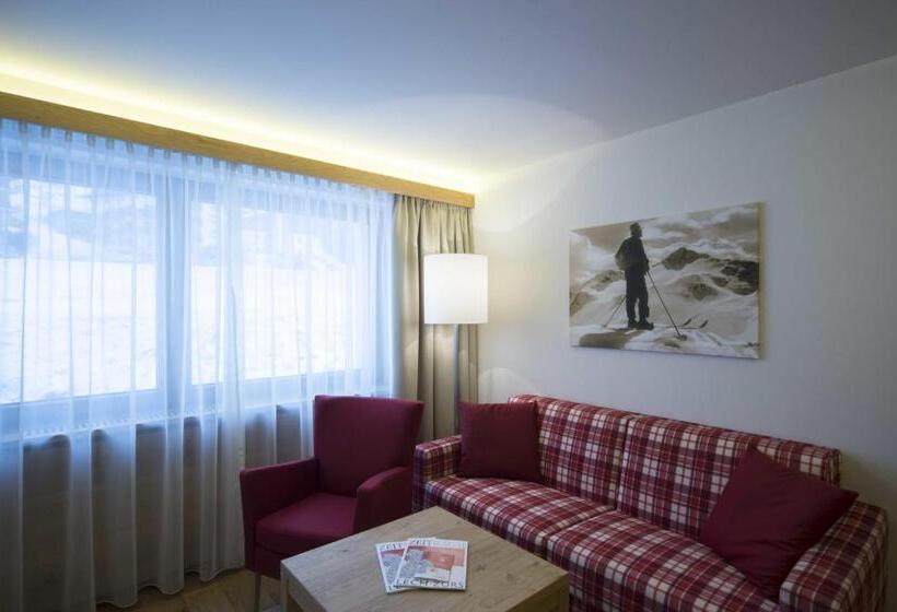 جناح جونيور, Garni Panorama