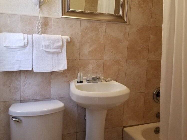 标准间, Parkway Inn