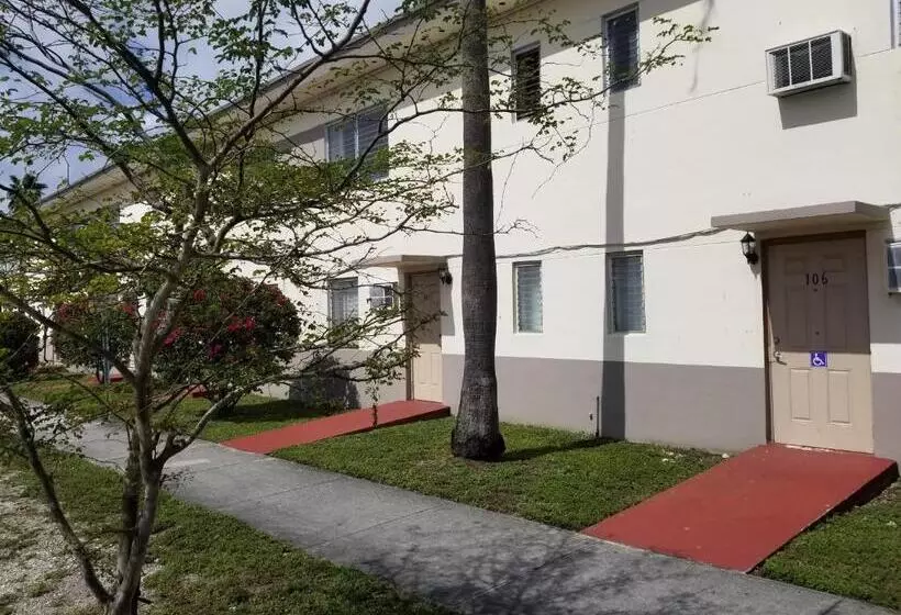 身障者適用シングルルーム, Parkway Inn