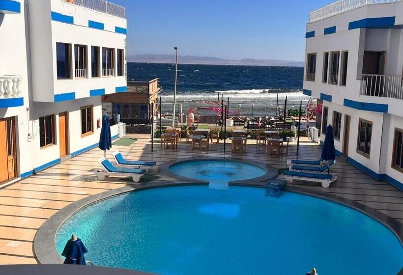 اتاق خانوادگی با چشم‌انداز جانبی دریا, Seaview Hotel Dahab