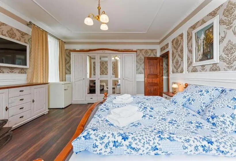 Perhehuone, Villa Libosad