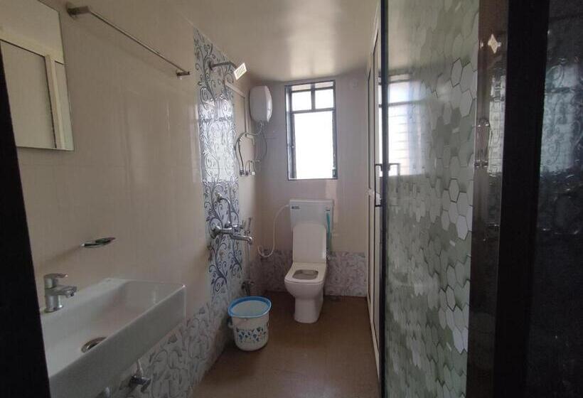 غرفة عائلية مطلّة علي الجبل, Diamond Cottage