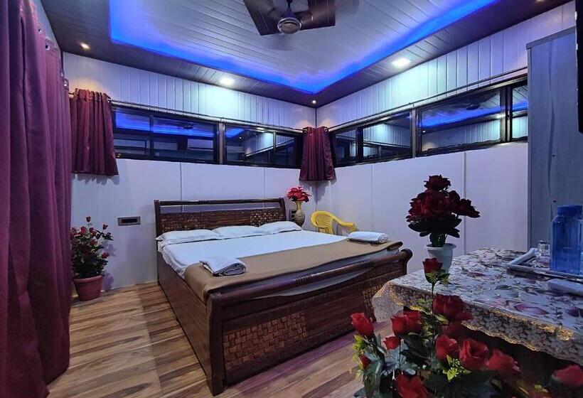 غرفة عائلية مطلّة علي الجبل, Diamond Cottage