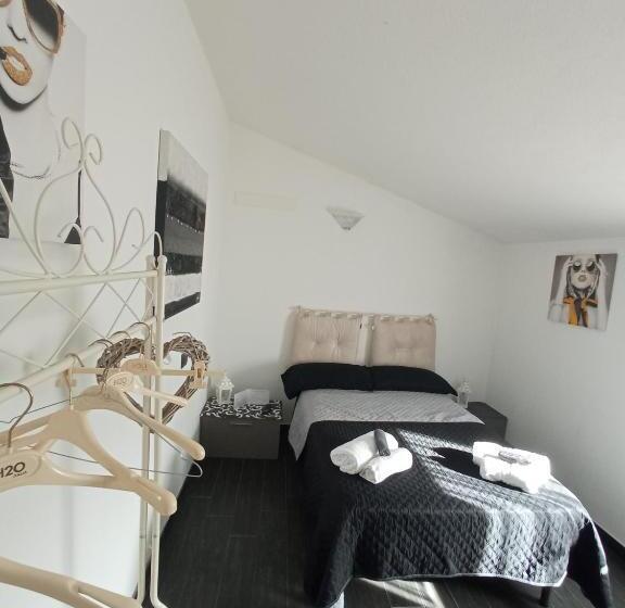 חדר דלוקס, Home Sweet Home