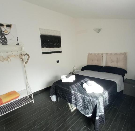 חדר דלוקס, Home Sweet Home