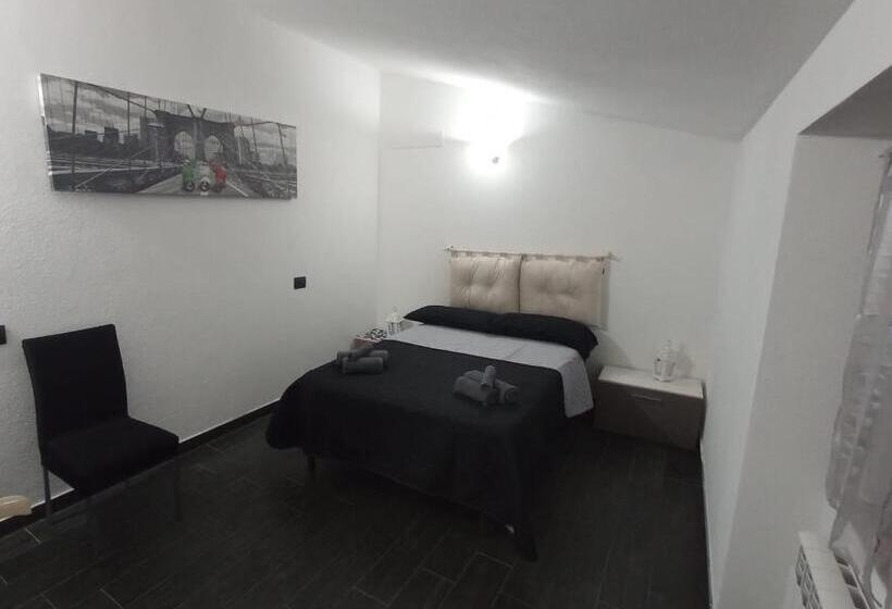 חדר דלוקס, Home Sweet Home