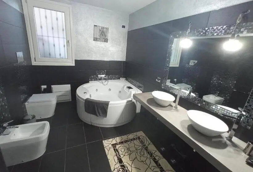 Deluxe-huone, Home Sweet Home