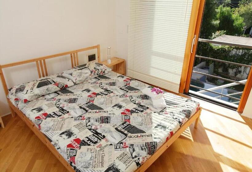 标准工作室带泳池景, Pizzo Cane House Camera Con Bagno E Piscina