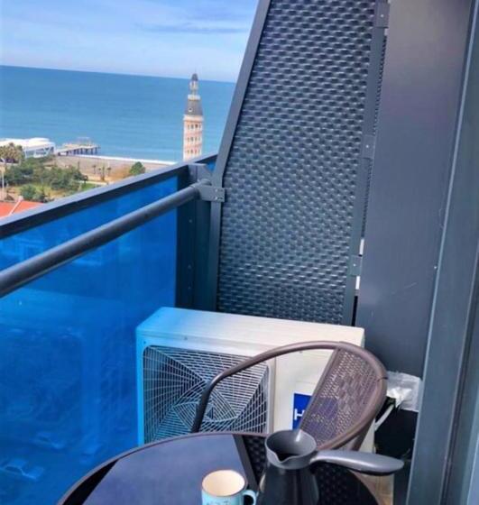 استودیوی استاندارد با چشم‌انداز دریا, Come A Lot Aparthotel Batumi