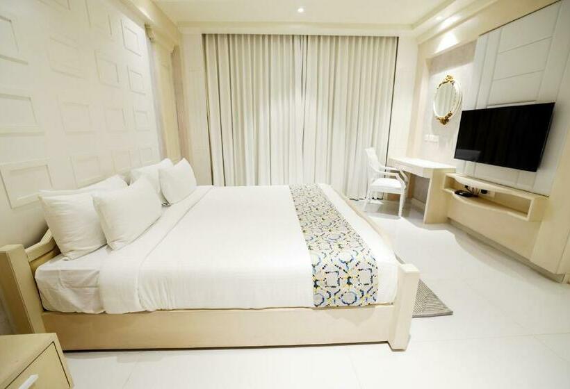 スーペリアースイート, Aj Grand