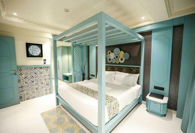 スーペリアースイート, Aj Grand