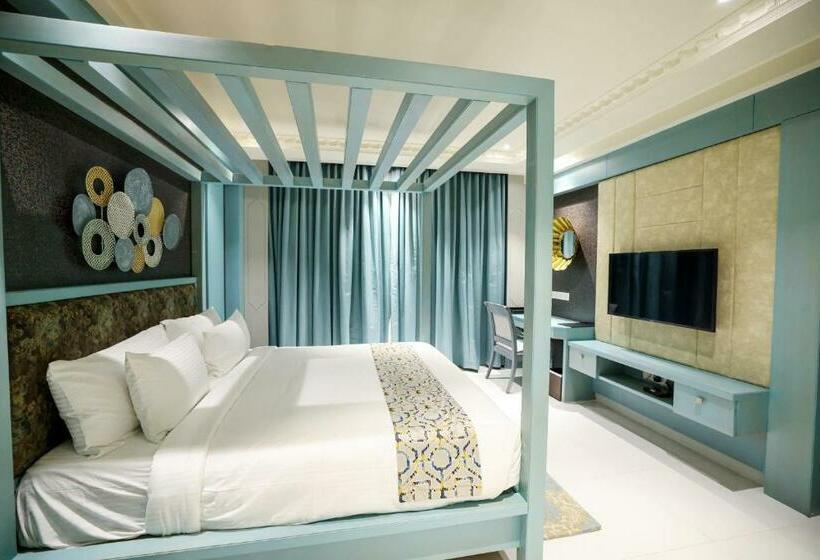 スーペリアースイート, Aj Grand