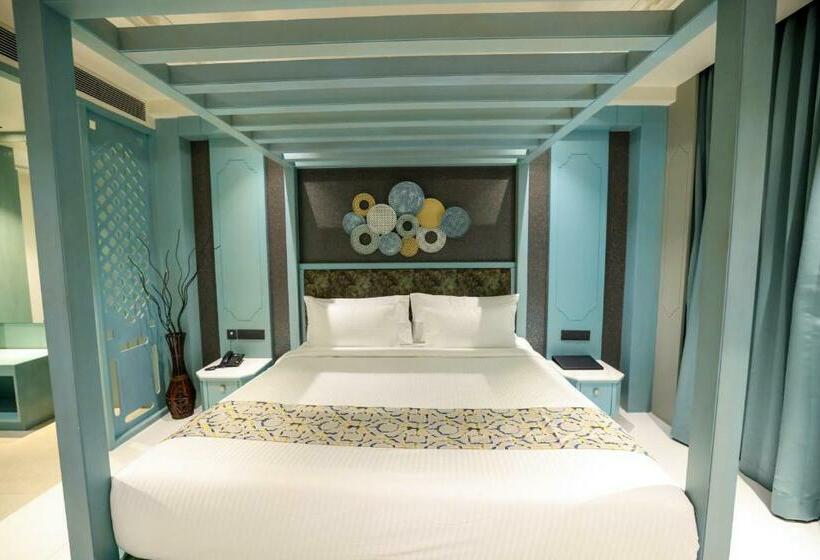 スーペリアースイート, Aj Grand