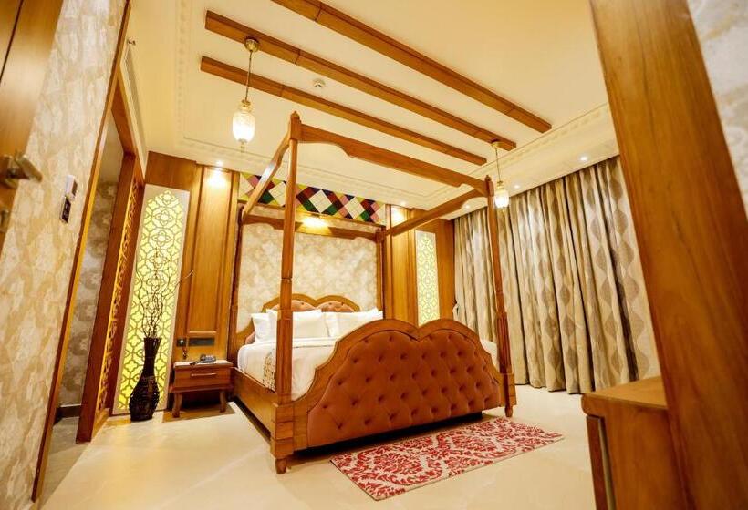 スーペリアースイート, Aj Grand