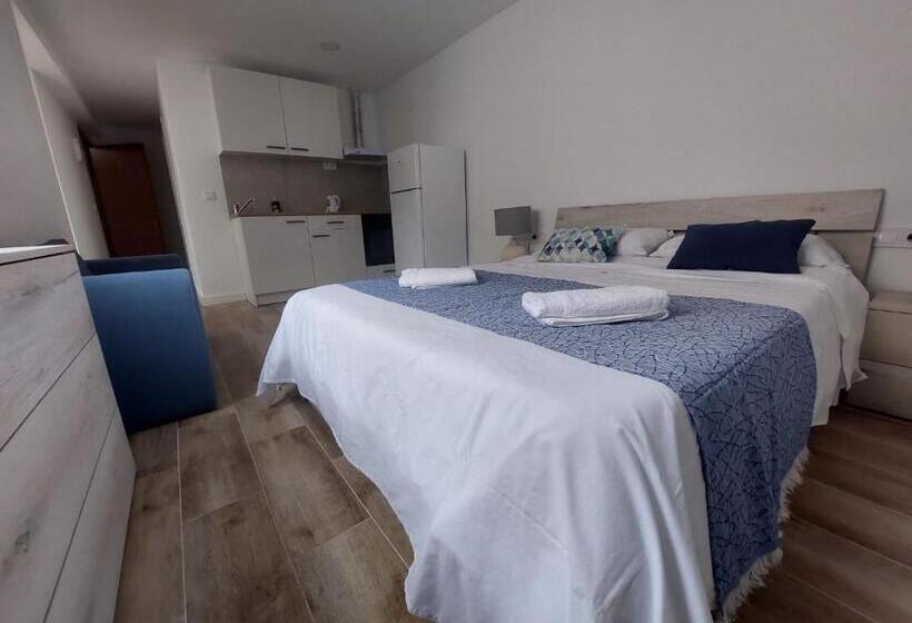 스탠다드 스튜디오, Sdh Apartments