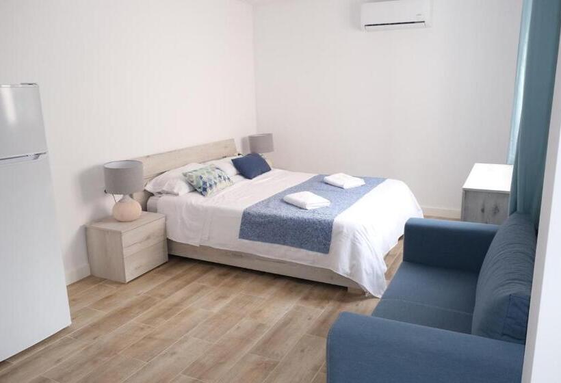 스탠다드 스튜디오, Sdh Apartments