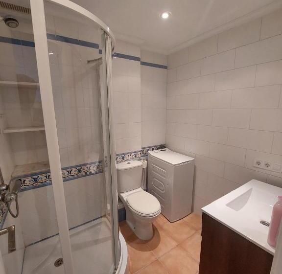 패밀리 스튜디오, Sdh Apartments