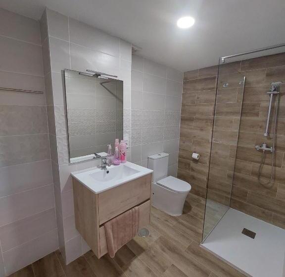 패밀리 스튜디오, Sdh Apartments