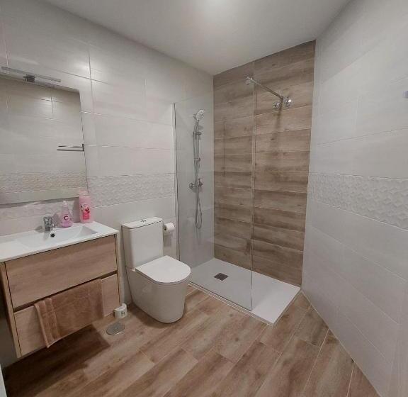 패밀리 스튜디오, Sdh Apartments