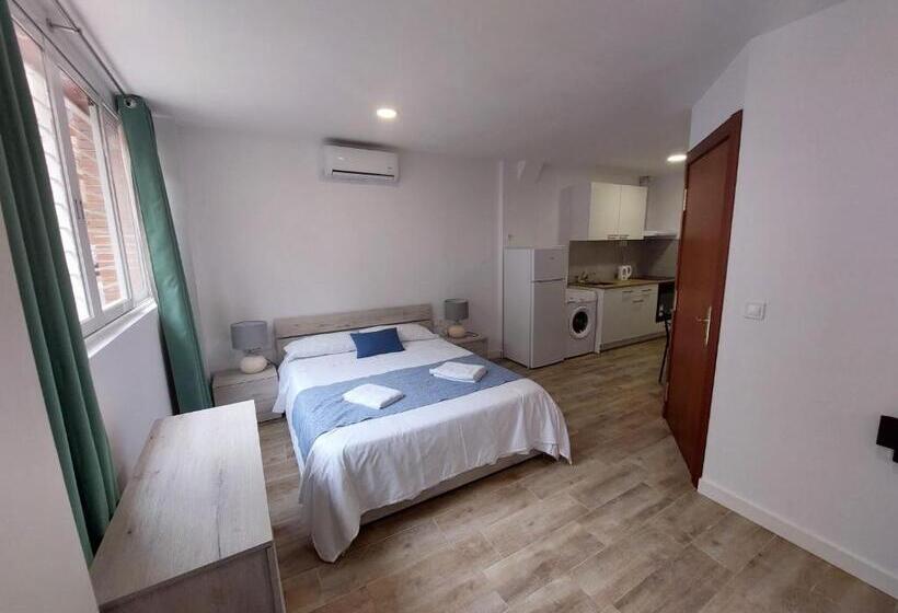 패밀리 스튜디오, Sdh Apartments