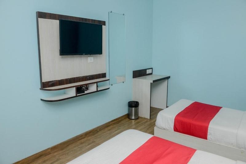 غرفة قياسية ثلاثية, O Royal Orbit