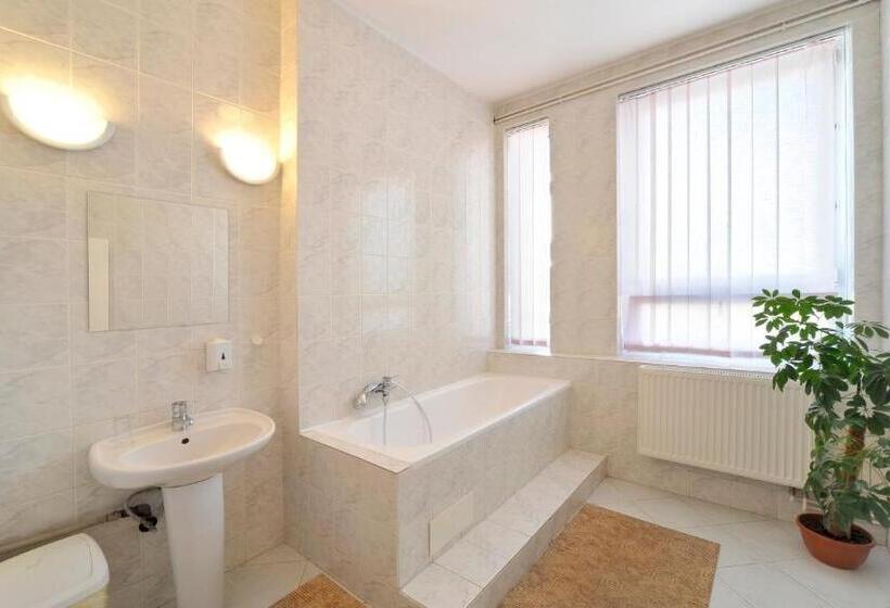 Номер Стандарт, Apartmány Renomal