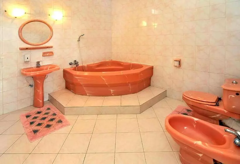 سوییت خانوادگی, Apartmány Renomal