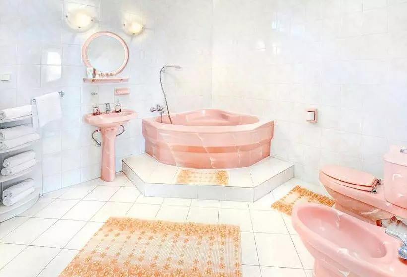 سوییت خانوادگی, Apartmány Renomal