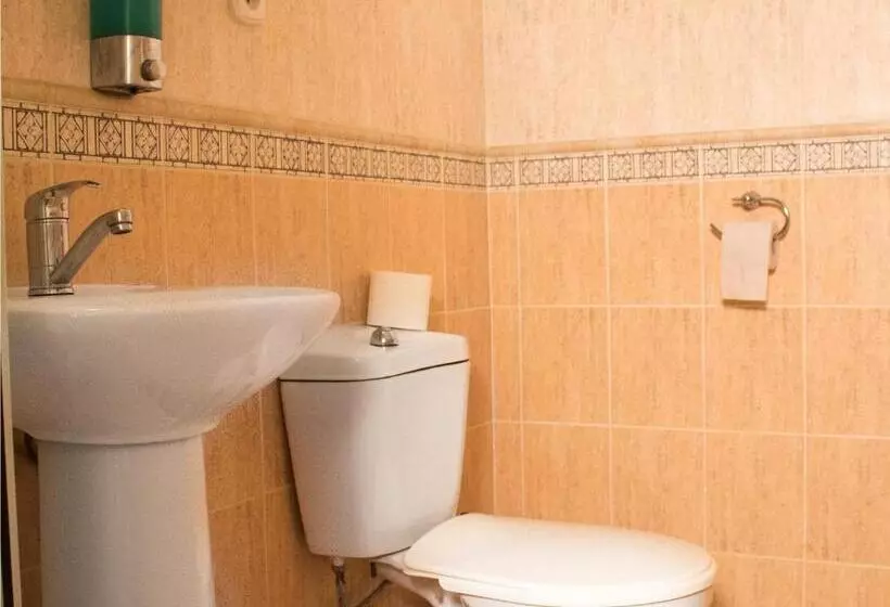 Economy Triple Room, Apartmány Renomal
