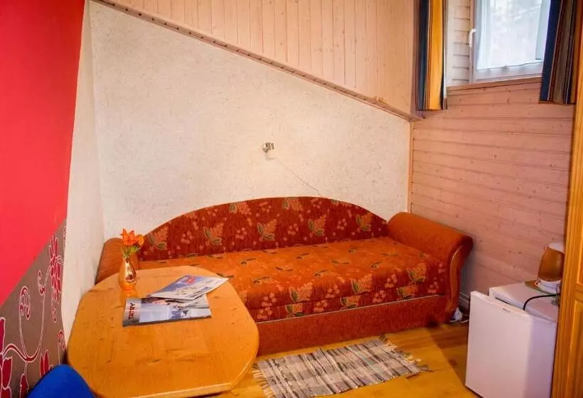 اتاق اکونومی, Apartmány Renomal