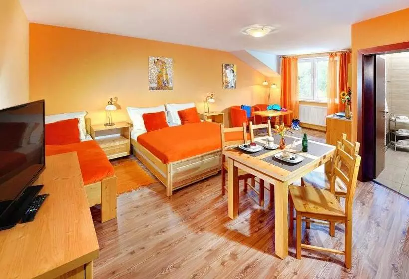 سوییت لوکس, Apartmány Renomal