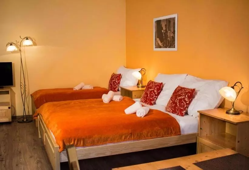 سوییت لوکس, Apartmány Renomal